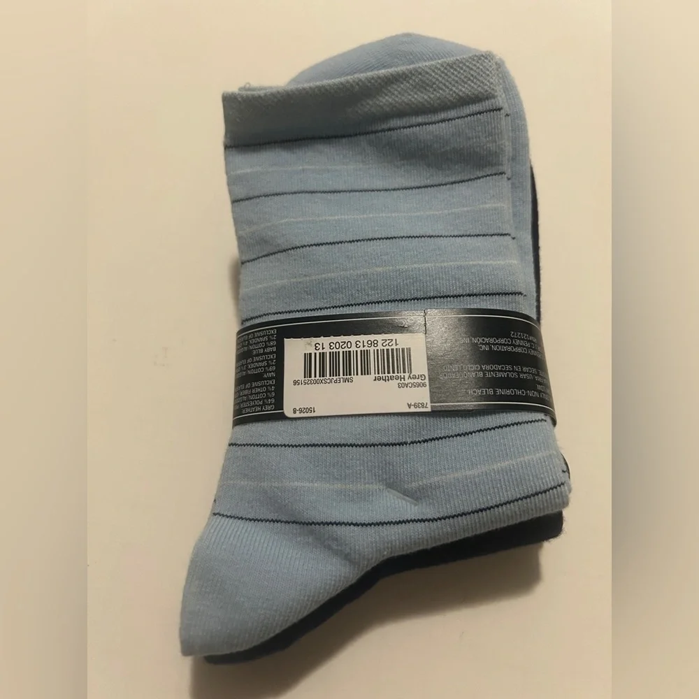 Men's Crew Socks 3-Pair NWT Fits Shoe size 4-10